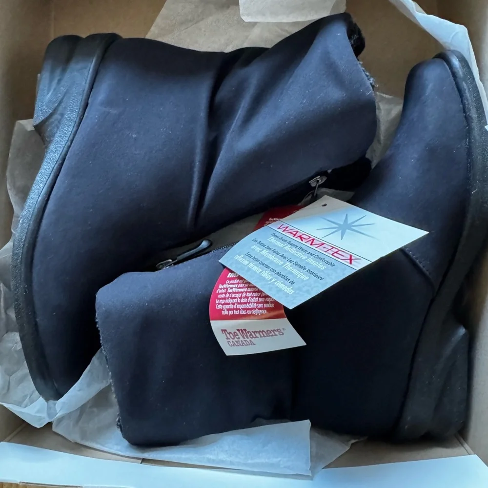 Toe Warmers Canada Women's Michelle Black mid zip waterproof Winter Boots 7.5